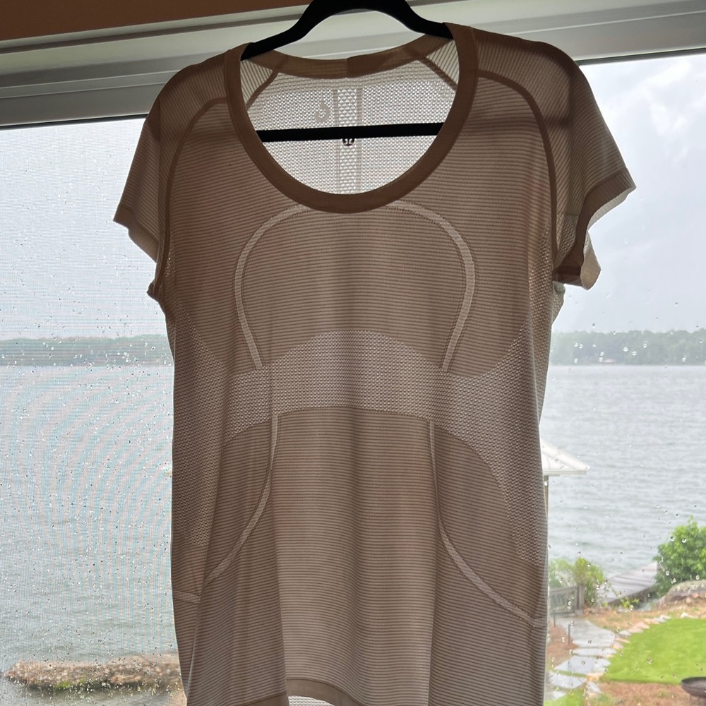 Lululemon Swiftly Tech Short Sleeved Athletic Top